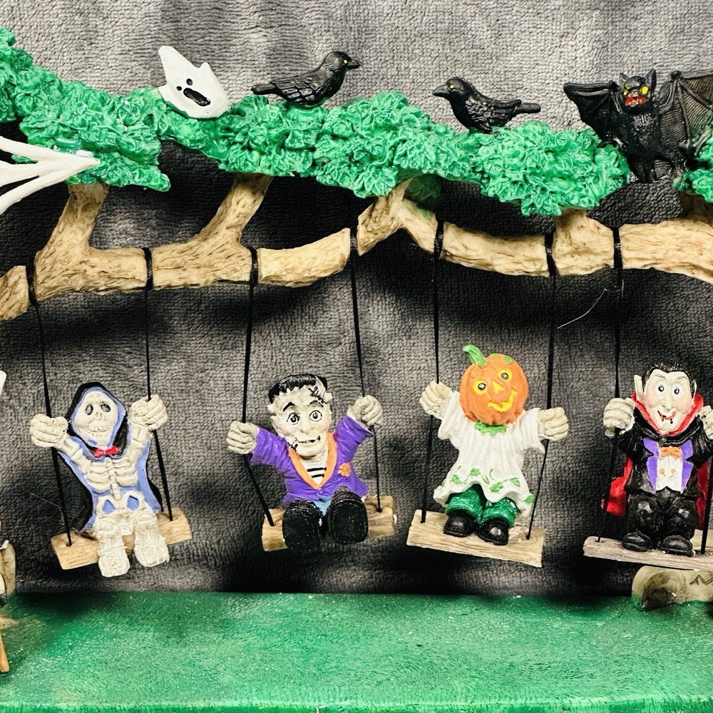 RARE Vintage‎ Handpainted Halloween Swing Scene 1999 Beistle Graveyard Ghouls